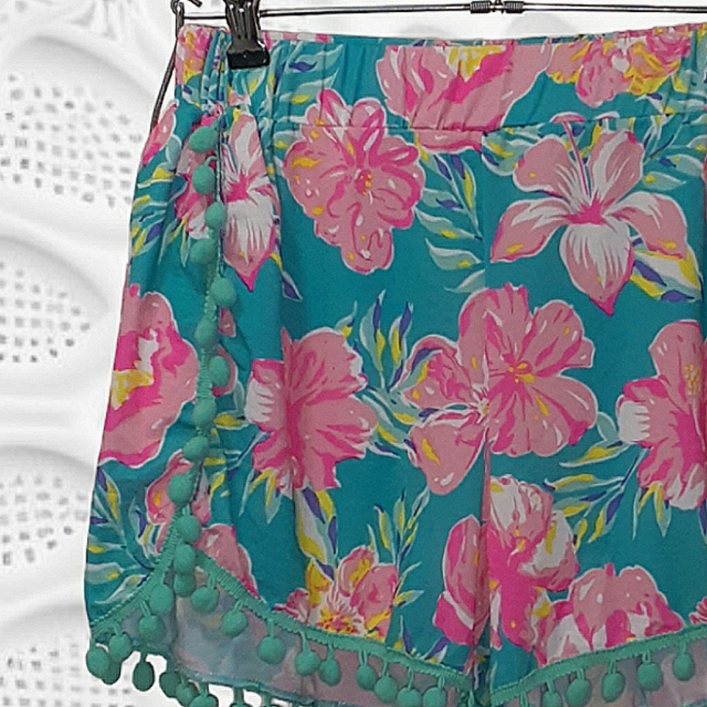 SIMPLY SOUTHERN PINK FLOWERED SHORTS WITH POM POMS - Picture 3 of 4